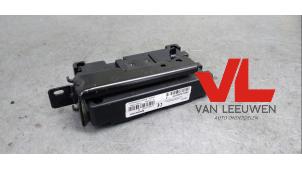 Gebruikte Telefoon Module Renault Megane III Berline (BZ) 1.4 16V TCe 130 Prijs € 125,00 Margeregeling aangeboden door Van Leeuwen Auto Onderdelen
