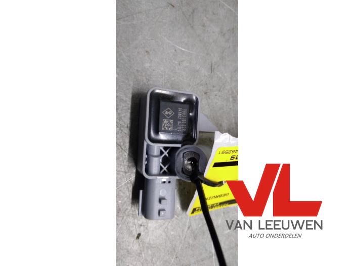 Gebruikte Airbag Sensor Renault Megane III Berline (BZ) 1.4 16V TCe 130 Prijs € 8,00 Margeregeling aangeboden door Van Leeuwen Auto Onderdelen