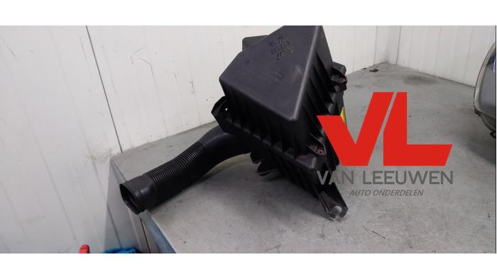 Gebruikte Luchtfilterhuis Volkswagen Polo IV (9N1/2/3) 1.4 TDI 70 Prijs € 12,00 Margeregeling aangeboden door Van Leeuwen Auto Onderdelen