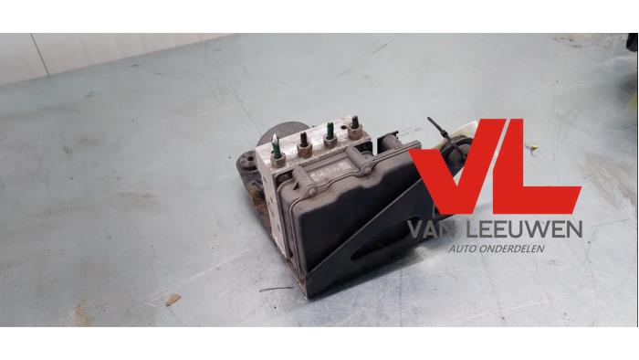 Gebruikte ABS Pomp Renault Scénic II (JM) 2.0 16V Prijs € 16,00 Margeregeling aangeboden door Van Leeuwen Auto Onderdelen