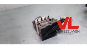 Gebruikte ABS Pomp Renault Scénic II (JM) 2.0 16V Prijs € 20,00 Margeregeling aangeboden door Van Leeuwen Auto Onderdelen