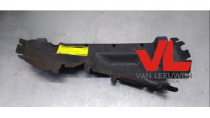 Gebruikte Luchtgeleider Peugeot 308 SW (4E/H) 1.6 16V THP 150 Prijs € 20,00 Margeregeling aangeboden door Van Leeuwen Auto Onderdelen