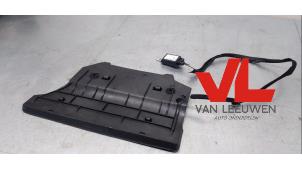 Gebruikte Antenne Versterker Peugeot 308 SW (4E/H) 1.6 16V THP 150 Prijs € 25,00 Margeregeling aangeboden door Van Leeuwen Auto Onderdelen