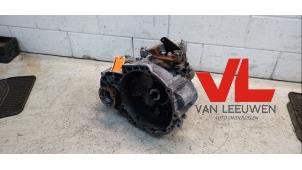 Gebruikte Versnellingsbak Volkswagen Passat Variant (3C5) 2.0 FSI 16V Prijs € 225,00 Margeregeling aangeboden door Van Leeuwen Auto Onderdelen