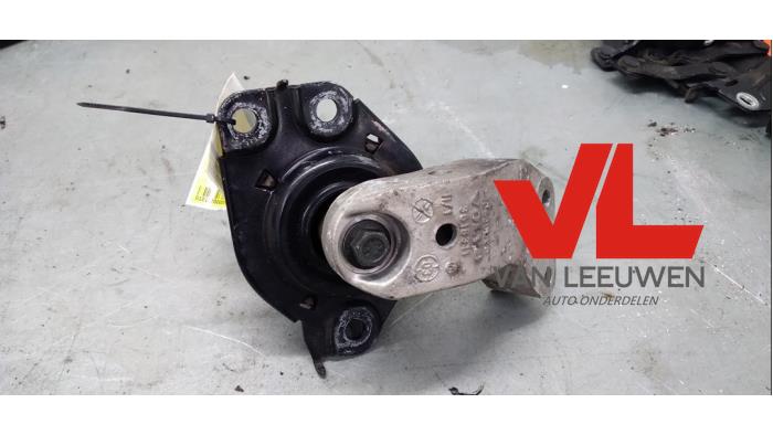 Gebruikte Motorsteun Volvo V40 (VW) 2.0 16V Prijs € 20,00 Margeregeling aangeboden door Van Leeuwen Auto Onderdelen