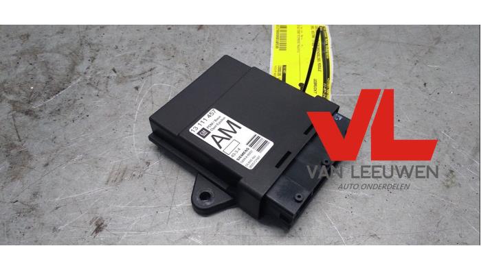 Gebruikte Module Centrale Deurvergrendeling Opel Vectra C GTS 2.2 16V Prijs € 12,00 Margeregeling aangeboden door Van Leeuwen Auto Onderdelen
