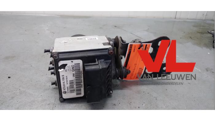 Gebruikte ABS Pomp Volkswagen Passat Variant (3C5) 2.0 FSI 16V Prijs € 40,00 Margeregeling aangeboden door Van Leeuwen Auto Onderdelen