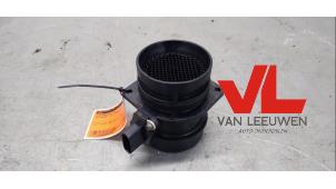 Gebruikte Luchtmassameter Volkswagen Passat Variant (3C5) 2.0 FSI 16V Prijs € 15,00 Margeregeling aangeboden door Van Leeuwen Auto Onderdelen