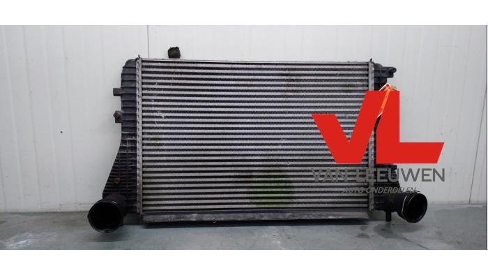 Gebruikte Intercooler Volkswagen Passat Variant (3C5) 2.0 FSI 16V Prijs € 28,00 Margeregeling aangeboden door Van Leeuwen Auto Onderdelen