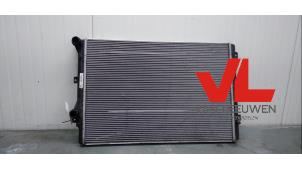Gebruikte Radiateur Volkswagen Passat Variant (3C5) 2.0 FSI 16V Prijs € 25,00 Margeregeling aangeboden door Van Leeuwen Auto Onderdelen