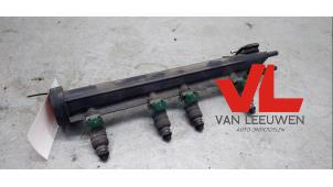Gebruikte Injector brug Volkswagen Golf IV Variant (1J5) 1.6 Prijs € 40,00 Margeregeling aangeboden door Van Leeuwen Auto Onderdelen