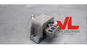 Gebruikte Motorrubber Volkswagen Golf IV Variant (1J5) 1.6 Prijs € 15,00 Margeregeling aangeboden door Van Leeuwen Auto Onderdelen