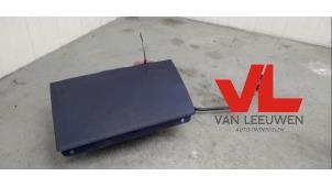 Gebruikte Airbag knie links Peugeot 1007 (KM) 1.6 GTI,Gentry 16V Prijs € 40,00 Margeregeling aangeboden door Van Leeuwen Auto Onderdelen