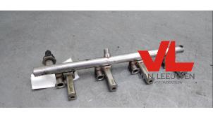 Gebruikte Injector brug Ford C-Max (DXA) 1.6 SCTi 16V Prijs € 25,00 Margeregeling aangeboden door Van Leeuwen Auto Onderdelen