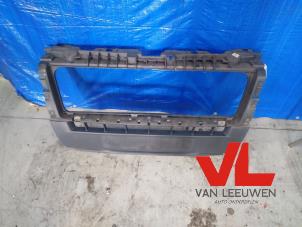 Gebruikte Bumperdeel midden-voor Peugeot Boxer (U9) 2.2 HDi 110 Euro 5 Prijs € 84,70 Inclusief btw aangeboden door Van Leeuwen Auto Onderdelen