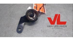 Gebruikte Tweeter Kia Sportage (JE) 2.0 CVVT 16V 4x2 Prijs € 10,00 Margeregeling aangeboden door Van Leeuwen Auto Onderdelen