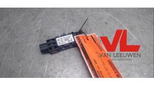 Gebruikte Airbag Sensor Kia Sportage (JE) 2.0 CVVT 16V 4x2 Prijs € 49,50 Margeregeling aangeboden door Van Leeuwen Auto Onderdelen