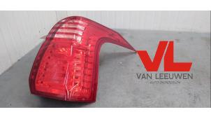 Gebruikte Achterlicht rechts Peugeot 5008 I (0A/0E) 1.6 THP 16V Prijs € 120,00 Margeregeling aangeboden door Van Leeuwen Auto Onderdelen