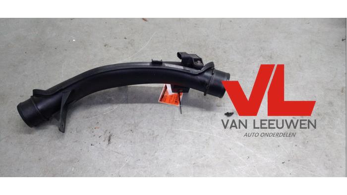 Gebruikte Intercooler Buis Peugeot 5008 I (0A/0E) 1.6 THP 16V Prijs € 20,00 Margeregeling aangeboden door Van Leeuwen Auto Onderdelen