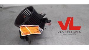 Gebruikte Chaufage Ventilatiemotor Peugeot 5008 I (0A/0E) 1.6 THP 16V Prijs € 32,00 Margeregeling aangeboden door Van Leeuwen Auto Onderdelen