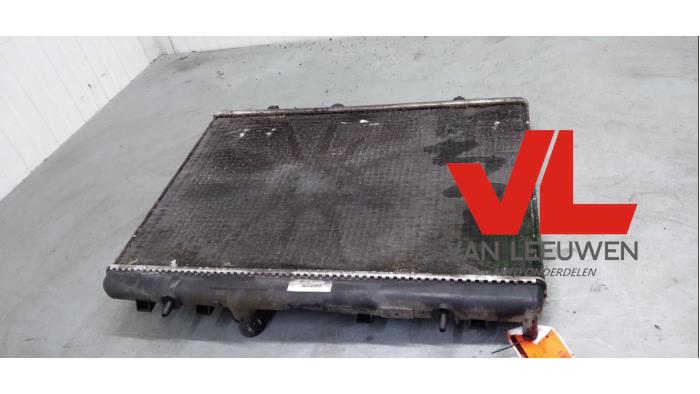 Gebruikte Radiateur Peugeot 5008 I (0A/0E) 1.6 THP 16V Prijs € 20,00 Margeregeling aangeboden door Van Leeuwen Auto Onderdelen