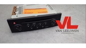 Gebruikte Radio Renault Megane II (BM/CM) 1.6 16V Prijs € 28,00 Margeregeling aangeboden door Van Leeuwen Auto Onderdelen