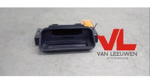 Gebruikte Display Interieur Renault Clio II (BB/CB) 1.6 16V Prijs € 9,50 Margeregeling aangeboden door Van Leeuwen Auto Onderdelen