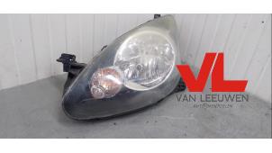 Gebruikte Linker Koplamp Toyota Aygo (B10) 1.0 12V VVT-i Prijs € 45,00 Margeregeling aangeboden door Van Leeuwen Auto Onderdelen