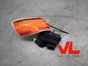 Gebruikte Koplampmotor Peugeot 208 I (CA/CC/CK/CL) 1.2 Vti 12V PureTech 82 Prijs € 12,50 Margeregeling aangeboden door Van Leeuwen Auto Onderdelen