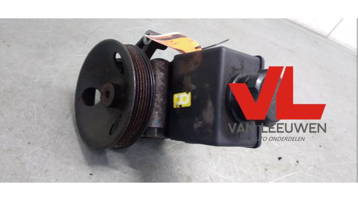 Gebruikte Pomp Servo Ssang Yong Kyron 2.0 M 200 Xdi 16V 4x2 Prijs € 40,00 Margeregeling aangeboden door Van Leeuwen Auto Onderdelen