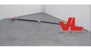 Gebruikte Handrem Kabel Ssang Yong Kyron 2.0 M 200 Xdi 16V 4x2 Prijs € 45,00 Margeregeling aangeboden door Van Leeuwen Auto Onderdelen