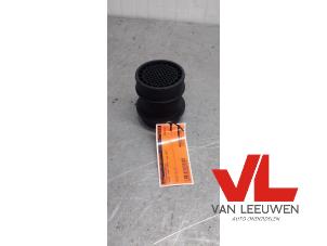 Gebruikte Luchtmassameter Ssang Yong Kyron 2.0 M 200 Xdi 16V 4x2 Prijs € 35,00 Margeregeling aangeboden door Van Leeuwen Auto Onderdelen