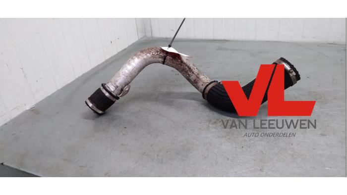 Gebruikte Intercooler Buis Ssang Yong Kyron 2.0 M 200 Xdi 16V 4x2 Prijs € 32,00 Margeregeling aangeboden door Van Leeuwen Auto Onderdelen