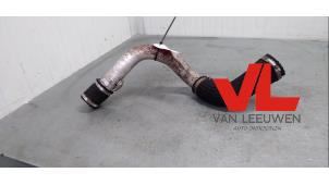 Gebruikte Intercooler Buis Ssang Yong Kyron 2.0 M 200 Xdi 16V 4x2 Prijs € 40,00 Margeregeling aangeboden door Van Leeuwen Auto Onderdelen