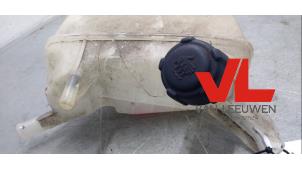 Gebruikte Koelvloeistof Reservoir Renault Grand Scénic II (JM) 2.0 16V Turbo Prijs € 9,00 Margeregeling aangeboden door Van Leeuwen Auto Onderdelen