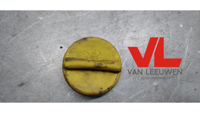 Gebruikte Oliedop Opel Corsa D 1.4 16V Twinport Prijs € 10,00 Margeregeling aangeboden door Van Leeuwen Auto Onderdelen