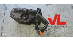 Gebruikte Tank Fiat Grande Punto (199) 1.4 16V Prijs € 75,00 Margeregeling aangeboden door Van Leeuwen Auto Onderdelen