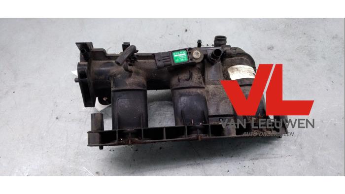 Gebruikte Spruitstuk Inlaat Renault Clio IV Estate/Grandtour (7R) 0.9 Energy TCE 12V Prijs € 44,50 Margeregeling aangeboden door Van Leeuwen Auto Onderdelen