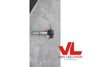 Gebruikte Pen Bobine Volkswagen Polo IV (9N1/2/3) 1.2 12V Prijs € 5,00 Margeregeling aangeboden door Van Leeuwen Auto Onderdelen