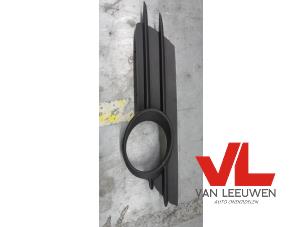 Gebruikte Grille Opel Corsa Prijs € 8,64 Inclusief btw aangeboden door Van Leeuwen Auto Onderdelen
