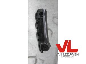 Nieuwe Steun (diversen) Toyota Yaris Prijs € 3,70 Inclusief btw aangeboden door Van Leeuwen Auto Onderdelen