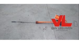 Gebruikte Olie Peilstok Volkswagen Golf V (1K1) 2.0 FSI 16V Prijs € 15,00 Margeregeling aangeboden door Van Leeuwen Auto Onderdelen