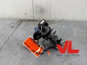 Gebruikte Contactslot + computer Mitsubishi Outlander (CW) 2.0 16V 4x2 Prijs € 75,00 Margeregeling aangeboden door Van Leeuwen Auto Onderdelen