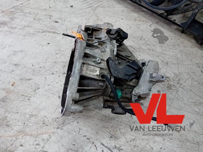 Versnellingsbak van een Renault Megane III Grandtour (KZ) 1.2 16V TCE 130 2016