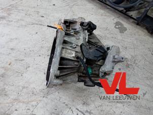 Versnellingsbak van een Renault Megane III Grandtour (KZ) 1.2 16V TCE 130 2016