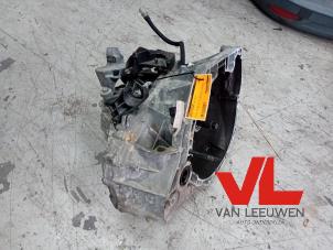 Versnellingsbak van een Renault Megane III Grandtour (KZ) 1.2 16V TCE 130 2016
