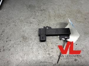 Gebruikte Antenne Ford Grand C-Max (DXA) 1.0 Ti-VCT EcoBoost 12V 125 Prijs € 9,99 Margeregeling aangeboden door Van Leeuwen Auto Onderdelen