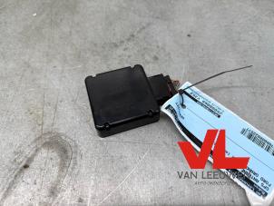 Gebruikte GPS Antenne Ford Grand C-Max (DXA) 1.0 Ti-VCT EcoBoost 12V 125 Prijs € 20,00 Margeregeling aangeboden door Van Leeuwen Auto Onderdelen