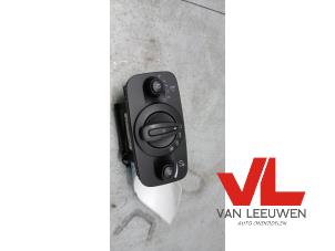 Gebruikte Schakelaar Licht Ford Grand C-Max (DXA) 1.0 Ti-VCT EcoBoost 12V 125 Prijs € 18,00 Margeregeling aangeboden door Van Leeuwen Auto Onderdelen