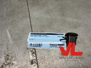Gebruikte Temperatuursensor binnen Ford Grand C-Max (DXA) 1.0 Ti-VCT EcoBoost 12V 125 Prijs € 9,99 Margeregeling aangeboden door Van Leeuwen Auto Onderdelen